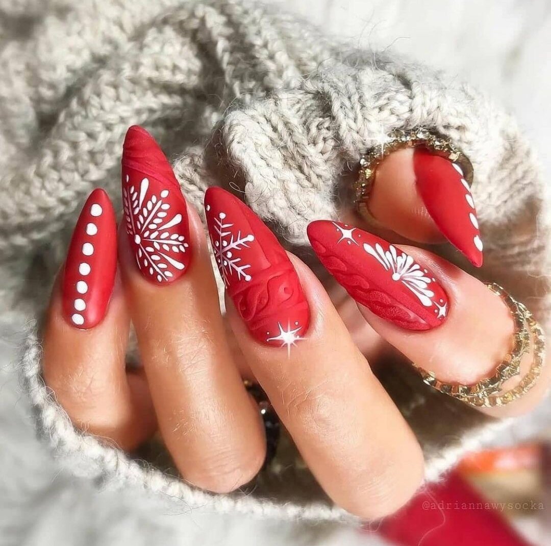 Winter manicure 2023: fashionable new nail designs