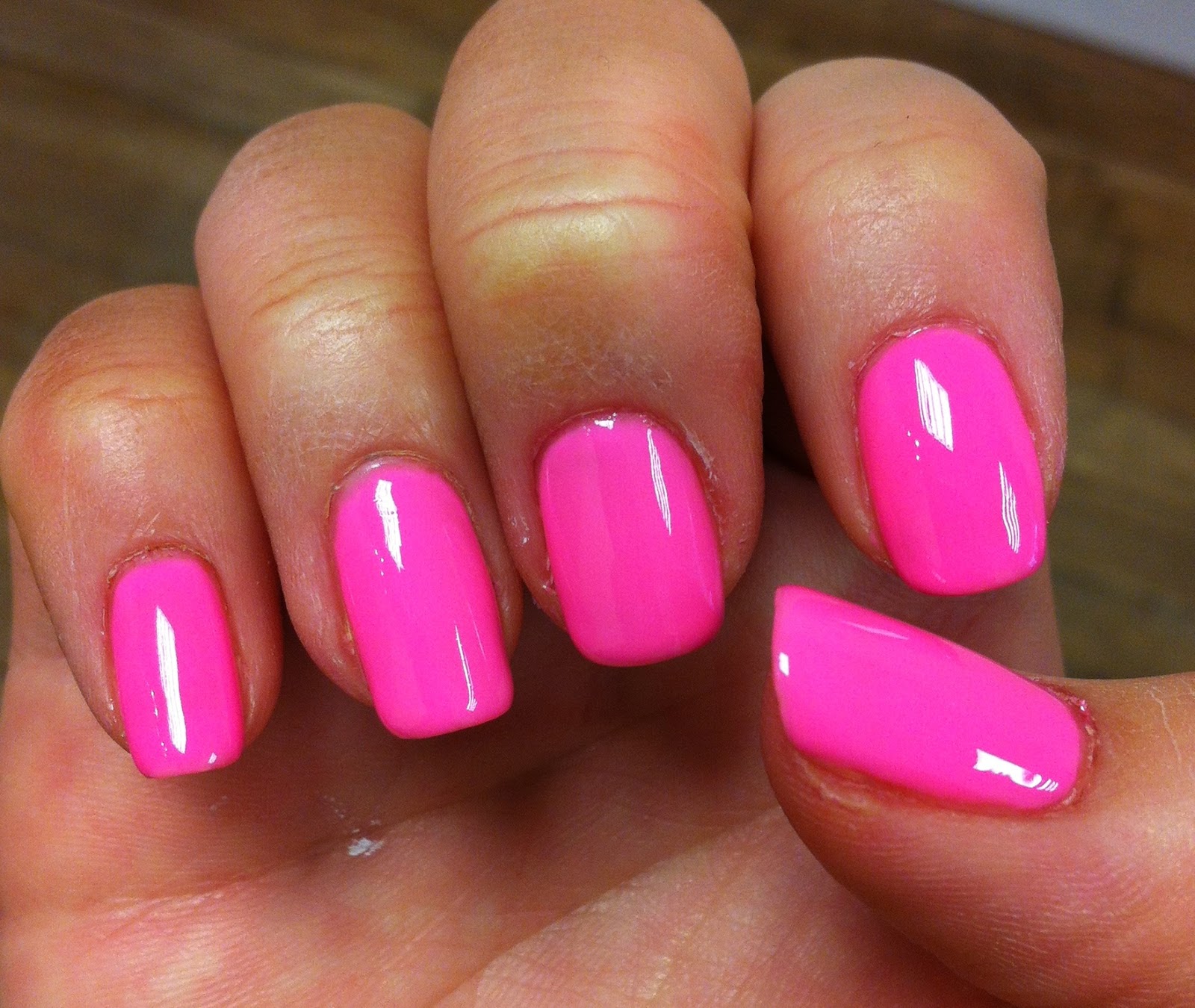 iBeautyBoutique: Nail Of The Day: Gelish Make You Blink Pink