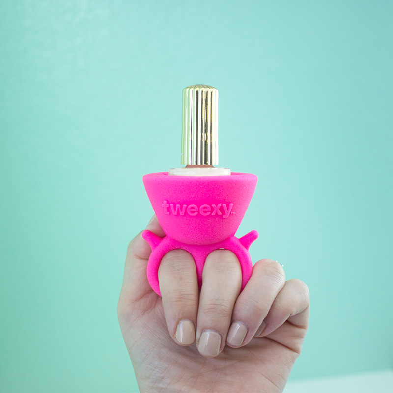 Tweexy Nail Polish Holder for the Klutz - Citizens of Beauty